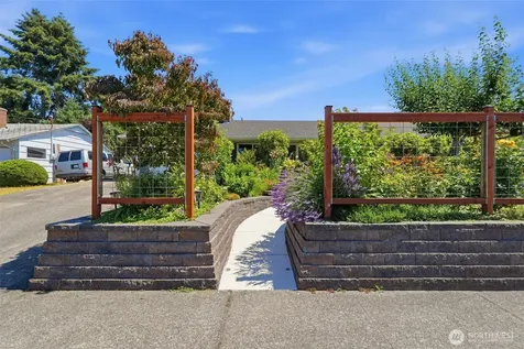 1323 N Heatherwood E Tacoma WA 98406