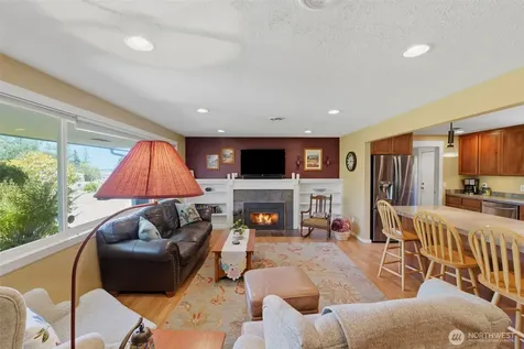 1323 N Heatherwood E Tacoma WA 98406