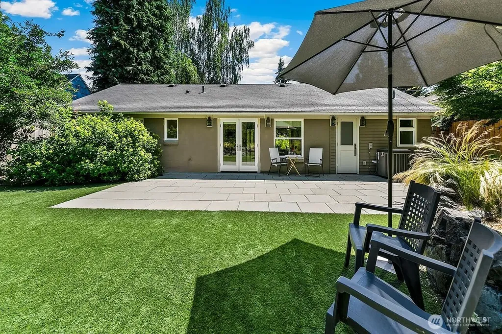 8623 30th Avenue NE Seattle WA 98115