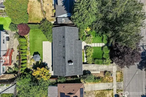 8623 30th Avenue NE Seattle WA 98115