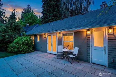 8623 30th Avenue NE Seattle WA 98115