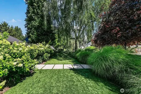 8623 30th Avenue NE Seattle WA 98115
