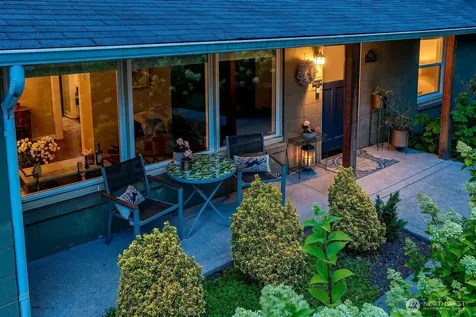 8623 30th Avenue NE Seattle WA 98115