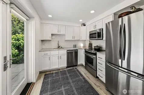 8623 30th Avenue NE Seattle WA 98115