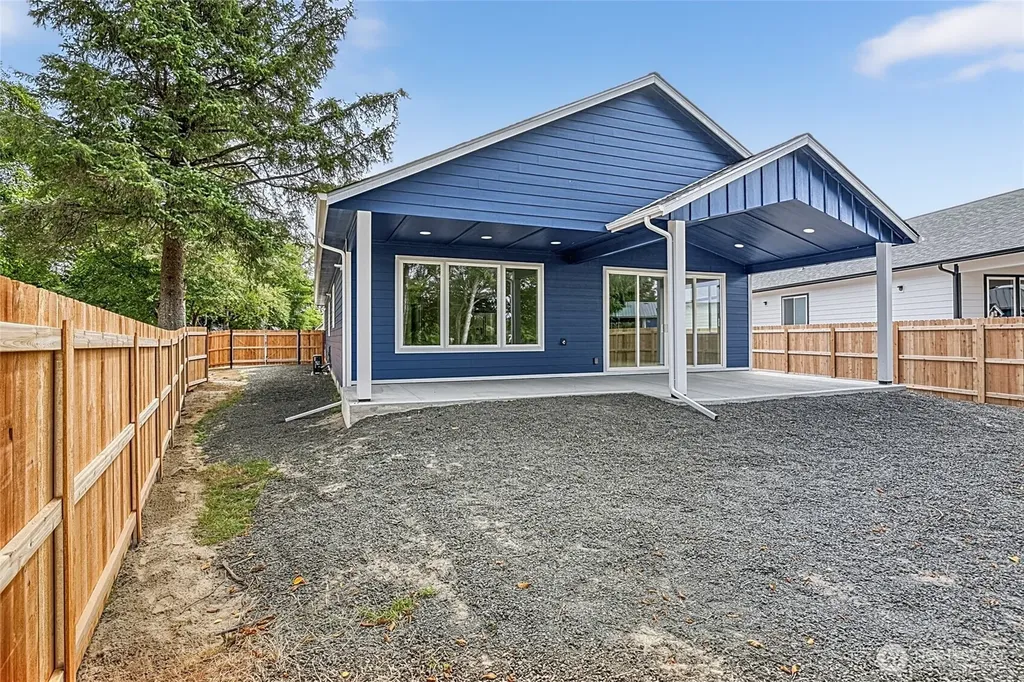 645 Itswoot Avenue SE Ocean Shores WA 98569