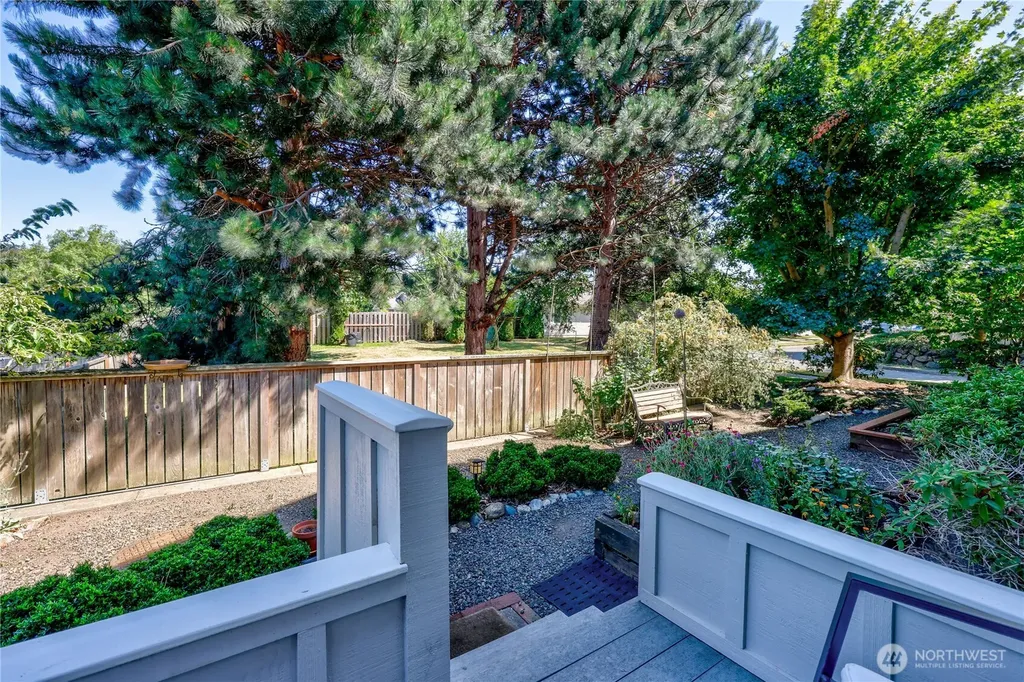 350 Castellano Way Port Townsend WA 98368