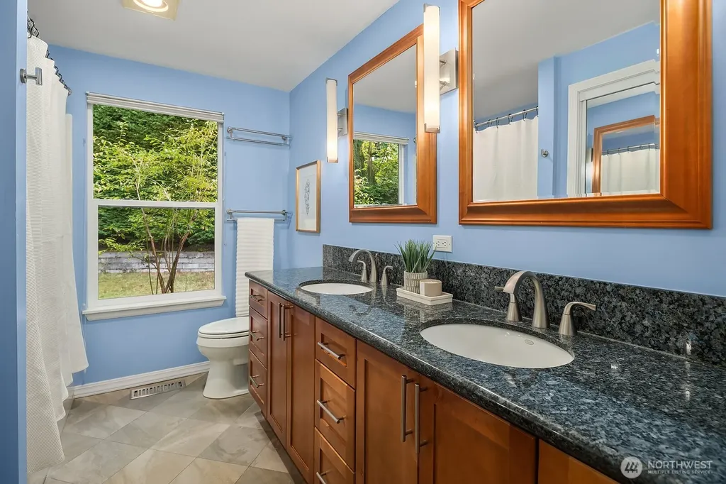 909 110th Avenue SE Bellevue WA 98004