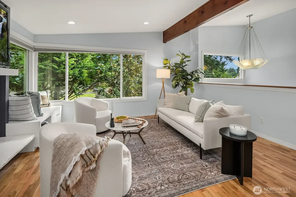 909 110th Avenue SE Bellevue WA 98004
