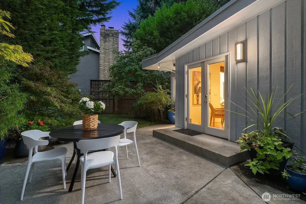 909 110th Avenue SE Bellevue WA 98004