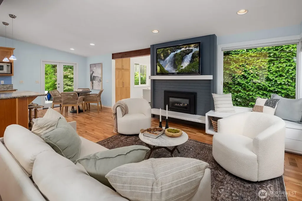 909 110th Avenue SE Bellevue WA 98004