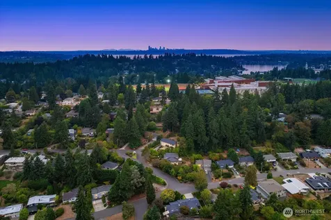 909 110th Avenue SE Bellevue WA 98004