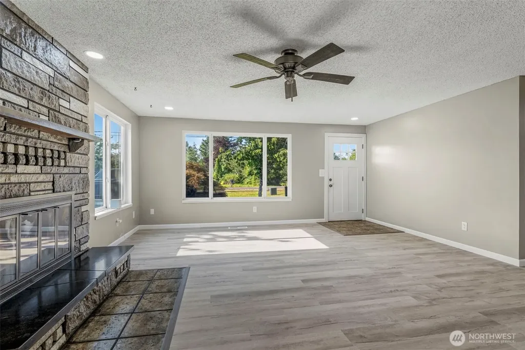 202 Waters Road Castle Rock WA 98611