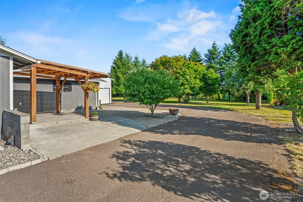 202 Waters Road Castle Rock WA 98611