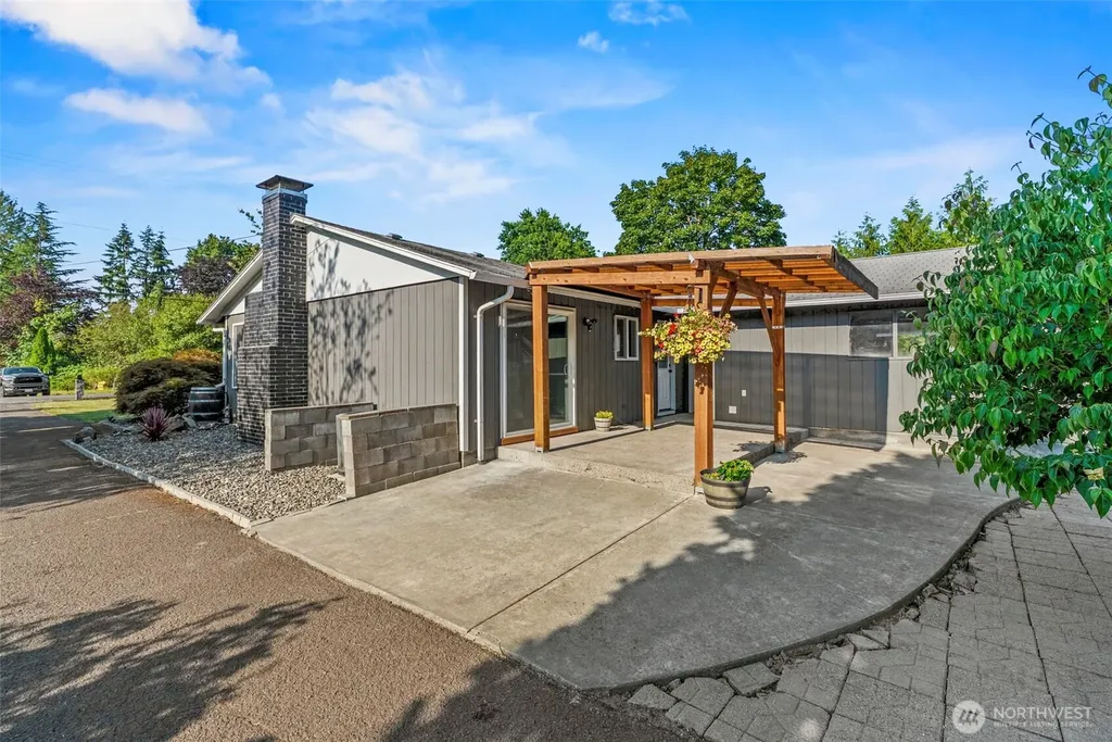 202 Waters Road Castle Rock WA 98611