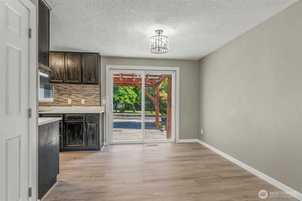 202 Waters Road Castle Rock WA 98611