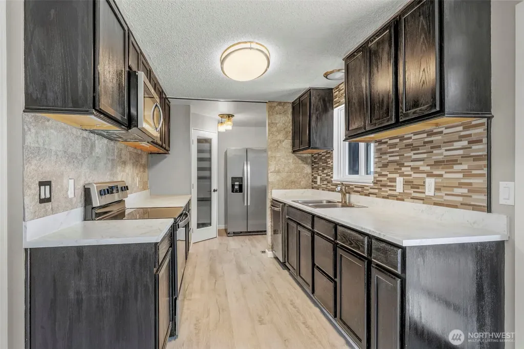 202 Waters Road Castle Rock WA 98611