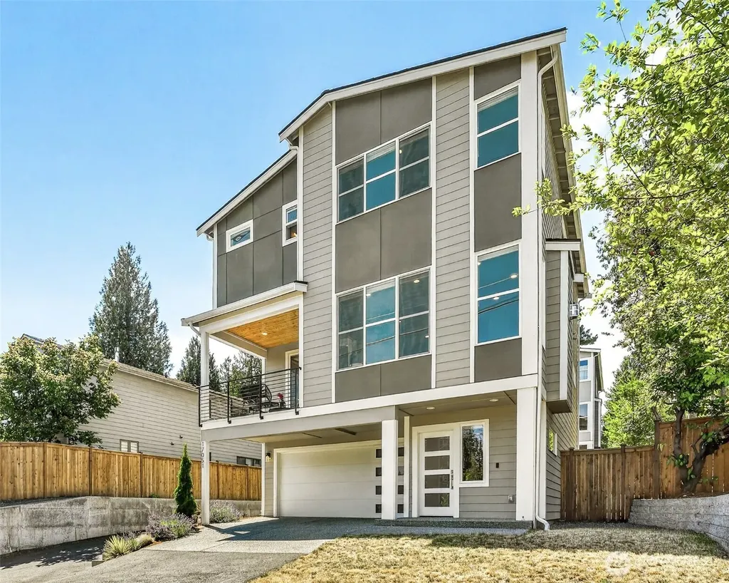 17051 8th Avenue NE Shoreline WA 98155