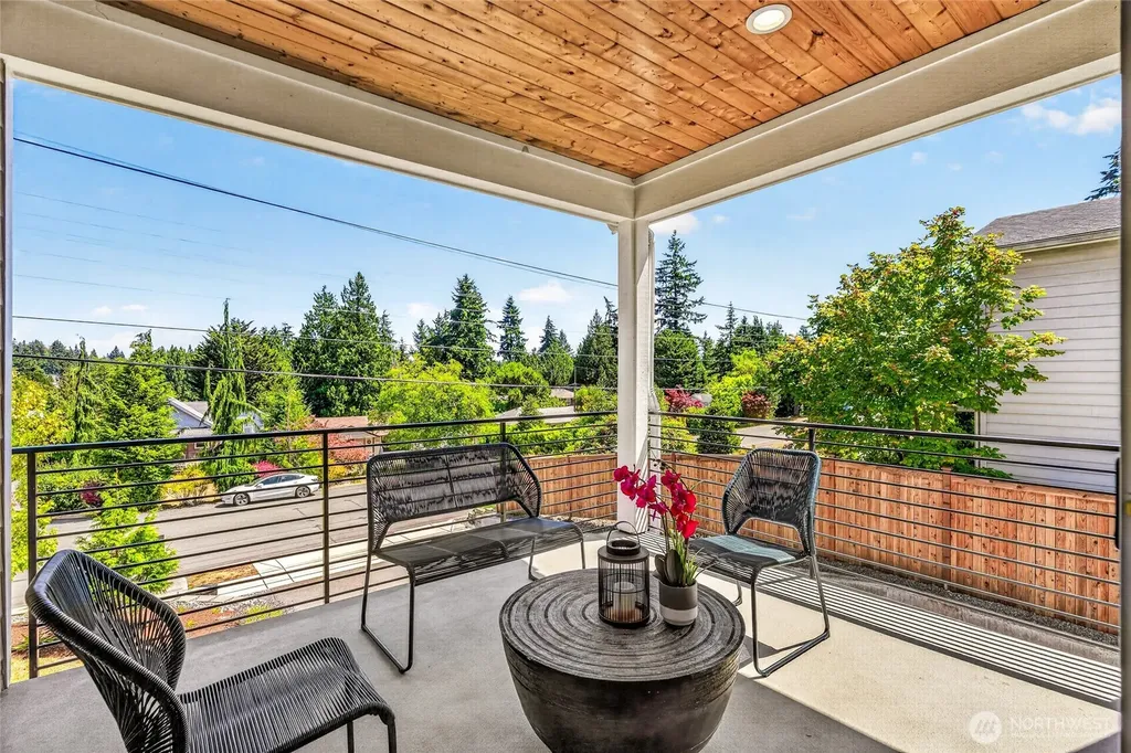17051 8th Avenue NE Shoreline WA 98155