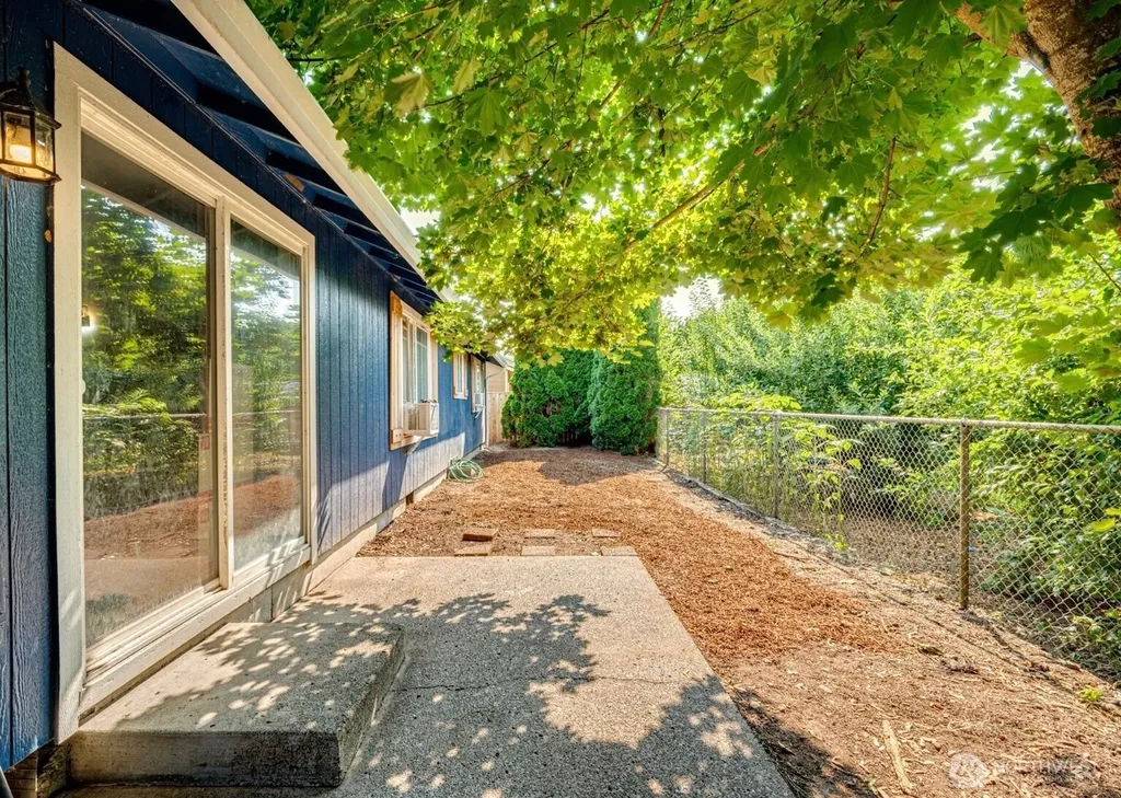 2129 Dahlia Street Woodland WA 98674