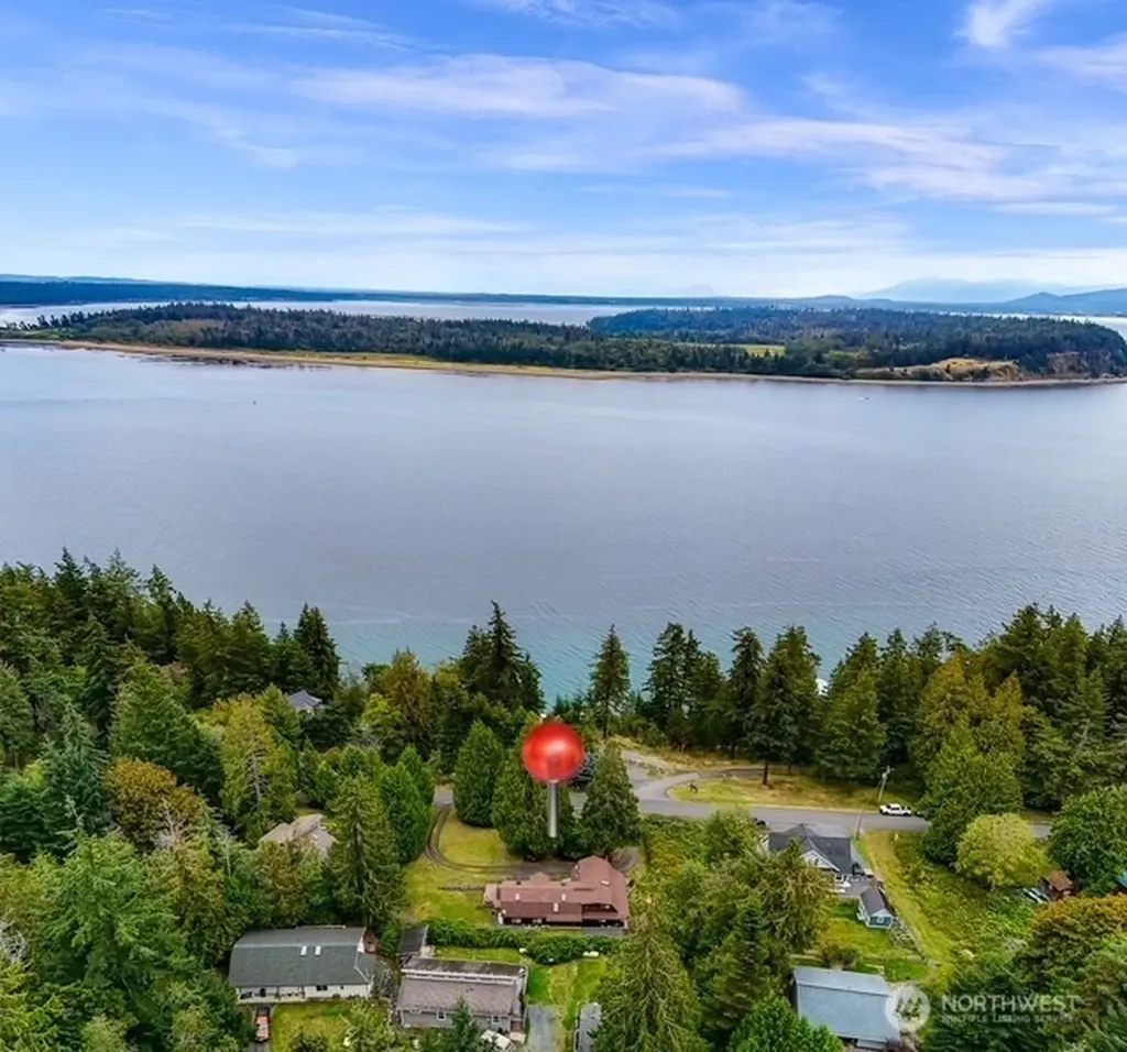 1207 Beach Avenue Lummi Island WA 98262