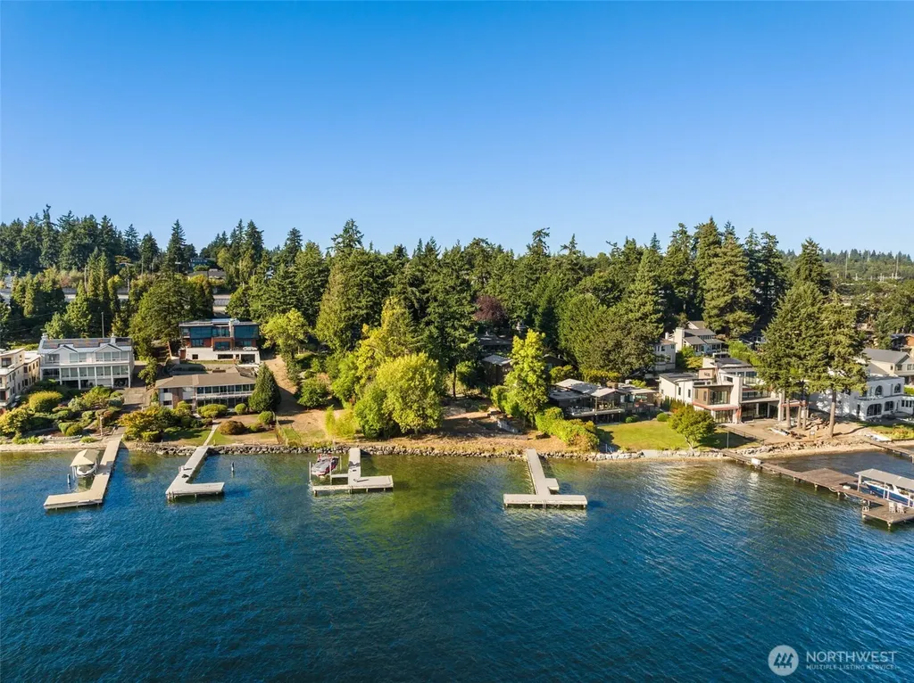 10879 SE Lake Road Bellevue WA 98004