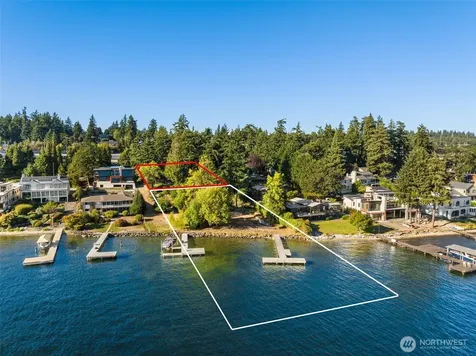 10879 SE Lake Road Bellevue WA 98004