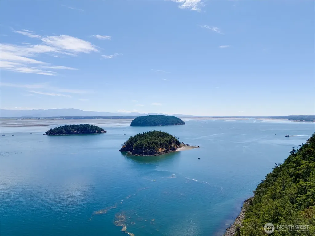 7121 Island View Drive Anacortes WA 98221
