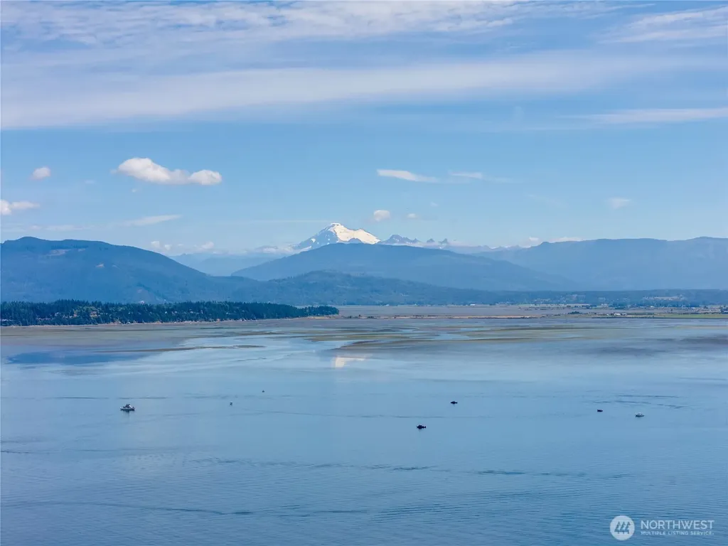 7121 Island View Drive Anacortes WA 98221