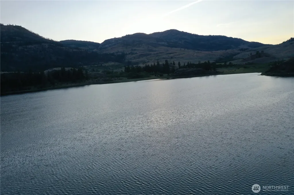 123 Lakefront Drive Oroville WA 98844
