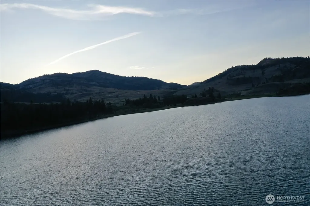 123 Lakefront Drive Oroville WA 98844