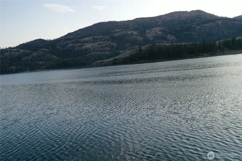 123 Lakefront Drive Oroville WA 98844