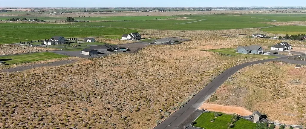329 SE Desert Hills Loop Moses Lake WA 98837