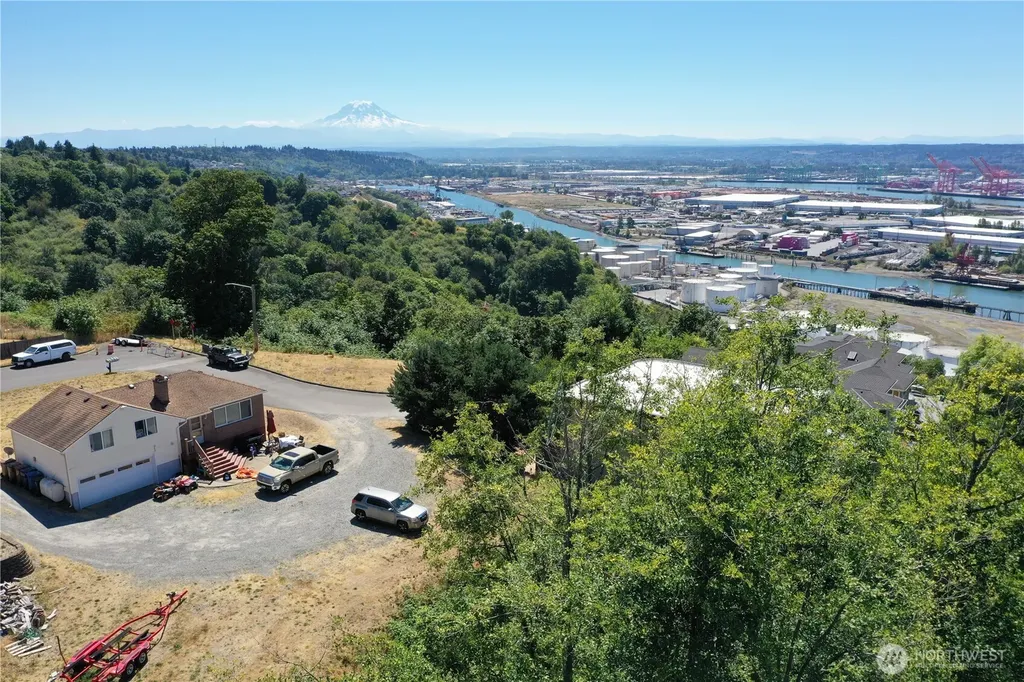2910 44th Avenue NE Tacoma WA 98422