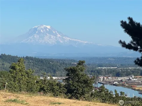 2910 44th Avenue NE Tacoma WA 98422