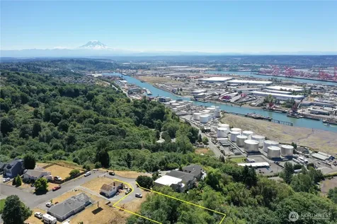 2910 44th Avenue NE Tacoma WA 98422