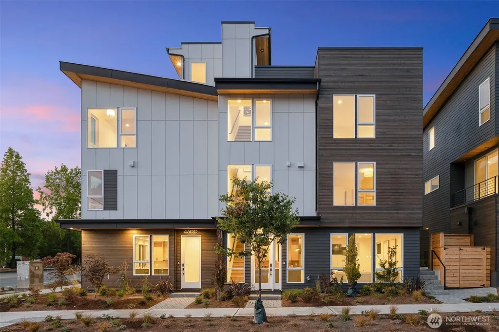 4300 NE 52nd Street Seattle WA 98105
