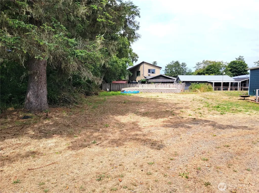 108 22nd Street NE Long Beach WA 98631