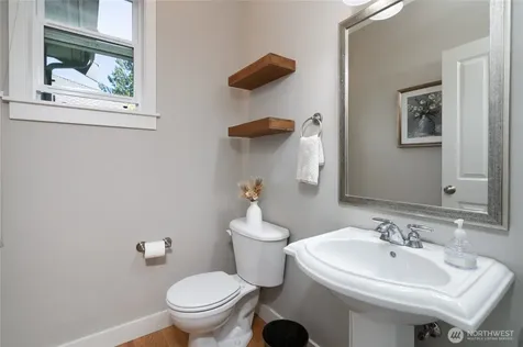 4702 Parkview Lane Mount Vernon WA 98274