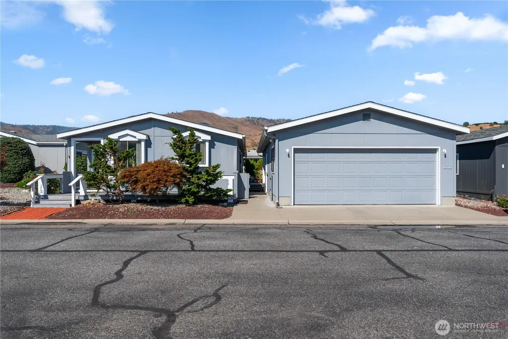 1306 Glacier Place Wenatchee WA 98801