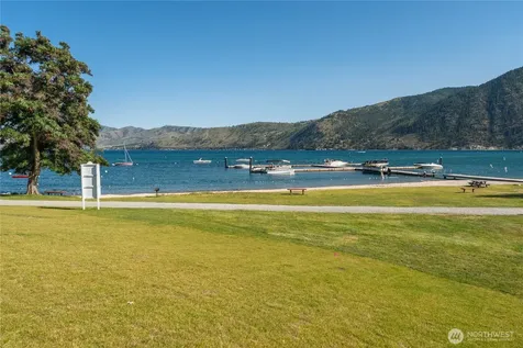 1 Lodge 618-i Manson WA 98831
