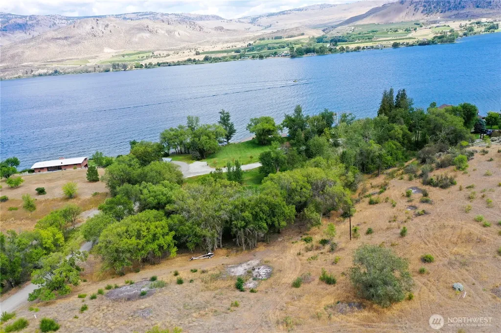 168 Westlake Road Oroville WA 98844
