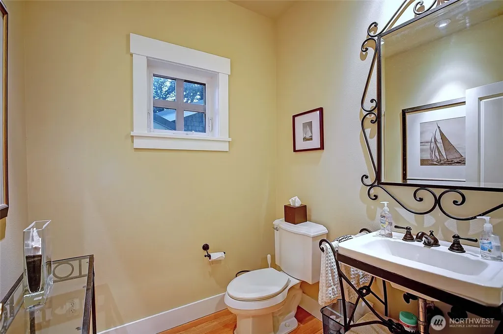 211 N Sunset Camano Island WA 98282