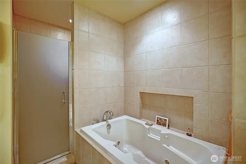 211 N Sunset Camano Island WA 98282