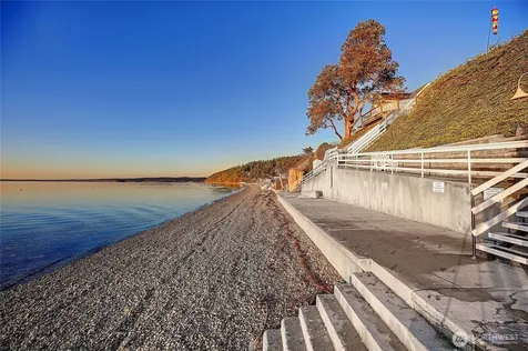 211 N Sunset Camano Island WA 98282