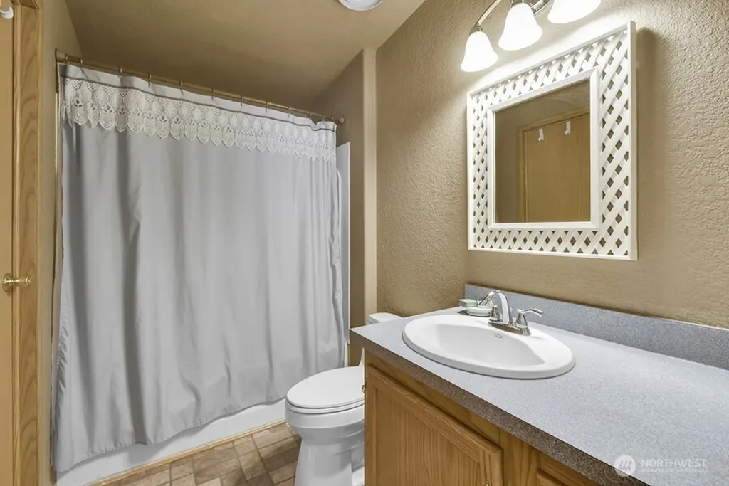 1630 Kimberly Avenue Enumclaw WA 98022