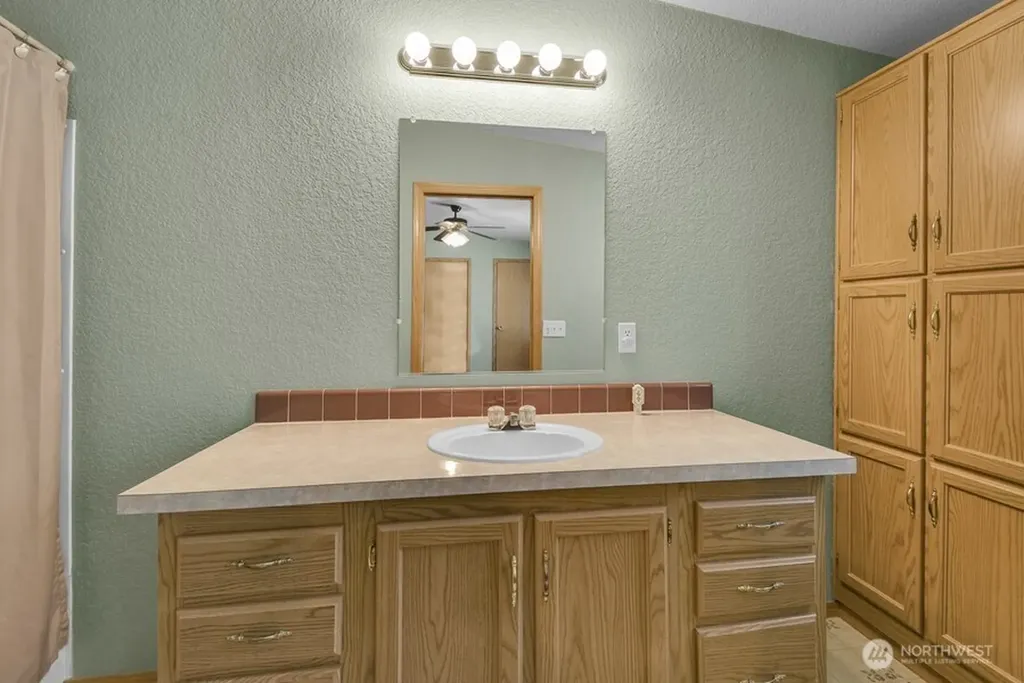1630 Kimberly Avenue Enumclaw WA 98022