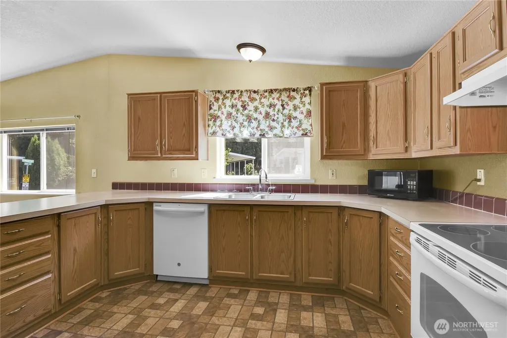 1630 Kimberly Avenue Enumclaw WA 98022