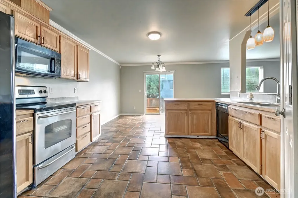 16127 SE 256th Place Covington WA 98042