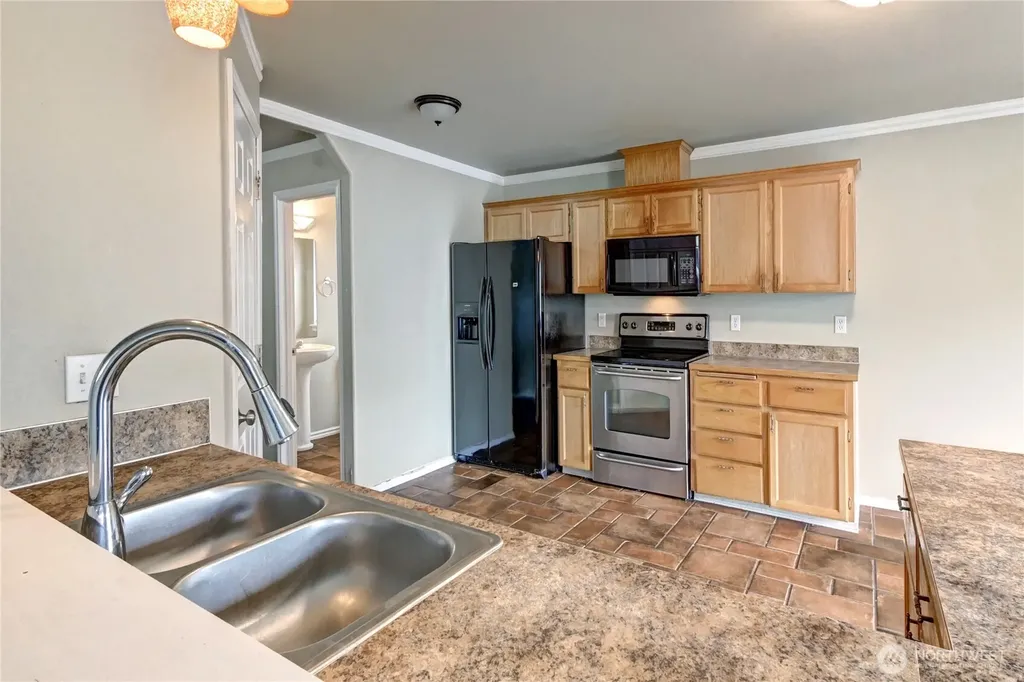 16127 SE 256th Place Covington WA 98042