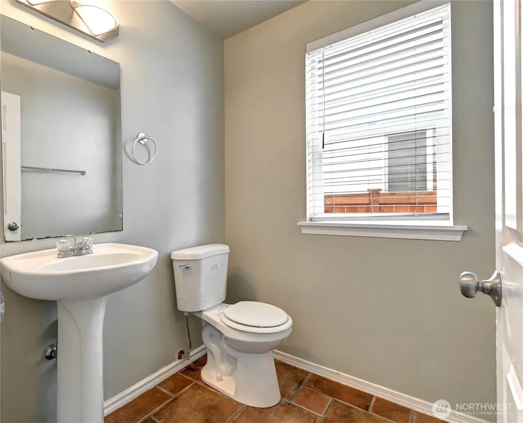 16127 SE 256th Place Covington WA 98042